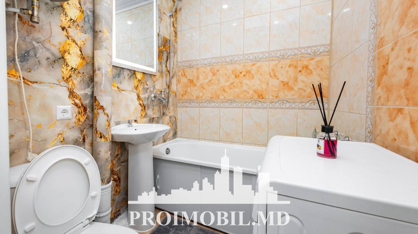 https://images.proimobil.md/_a6nz6ukPM8SB52jpNolOoKfFYSGtKi1s7MU84xrZhQ/watermark:0.75:so:0:30:0.39/resize:fill:1460:816:1/gravity:ce/bG9jYWw6Ly8vZXN0YXRlL2xyL2YyN2VmMjkwLWE0NzctNDc4MS1iNTUzLWI4YjMxYjczOTM2Ni5qcGVn
