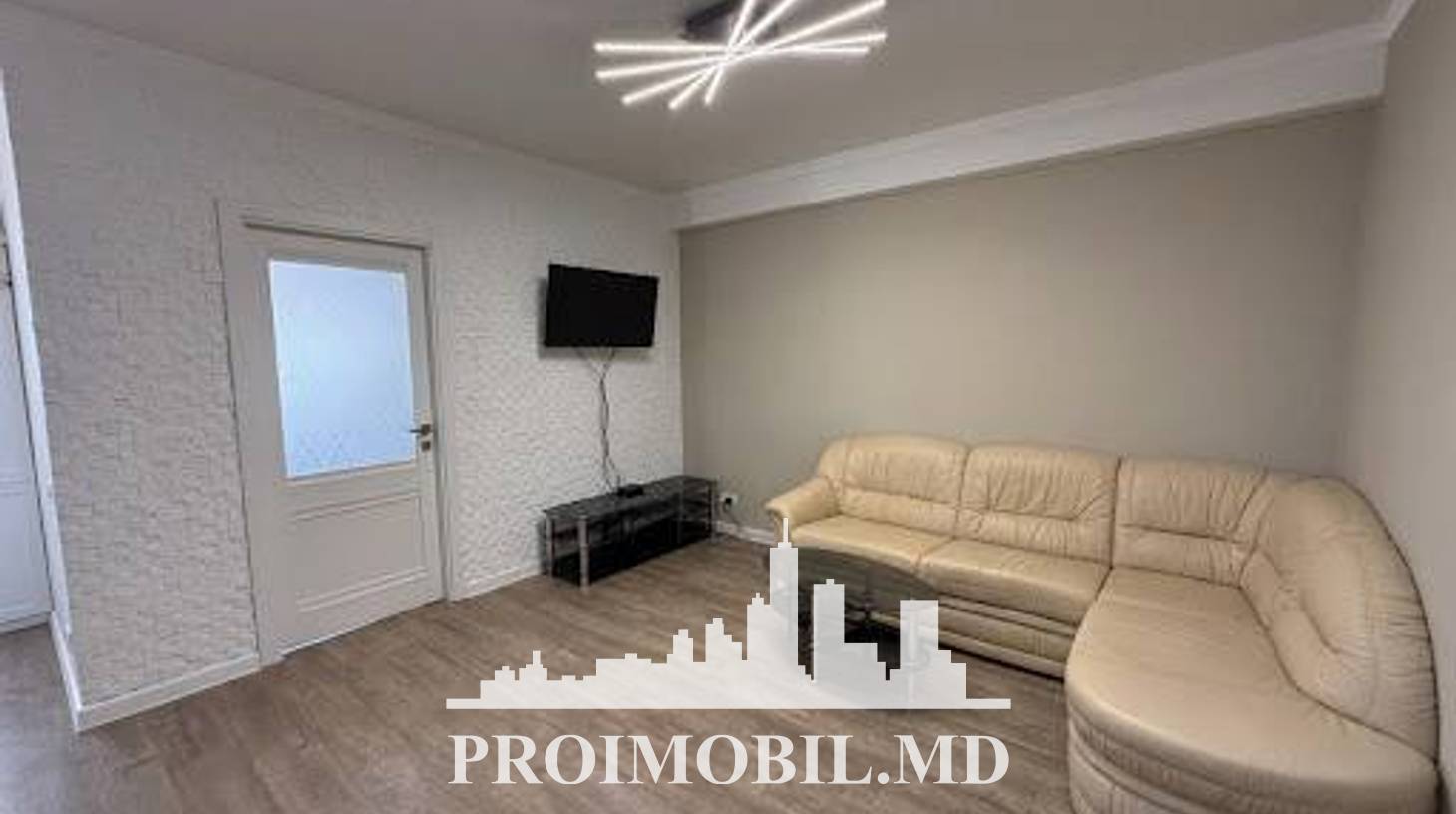 https://images.proimobil.md/_aN8W83qhyDQXH3A7EZ5wFQkb4fAkaF4B67XYLcQrKU/watermark:0.75:so:0:30:0.39/resize:fill:1460:816:1/gravity:ce/bG9jYWw6Ly8vZXN0YXRlL2xyLzEzZTFhYzk1LTllMTItNGU4OS05M2ViLTRlNWIyODk1YWIxYS5qcGVn