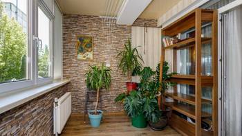 https://images.proimobil.md/_cbcdPgg1uIGQKwR-Yr91xJGnTHJGW62Vs8qi3HJjjY/resize:fill:350:198:1/gravity:ce/bG9jYWw6Ly8vZXN0YXRlL2xyLzUyZWI5NGVmLTY1NTktNDkyNS1hZTRmLTIzZGM5ZmFmZmRjOC5qcGVn