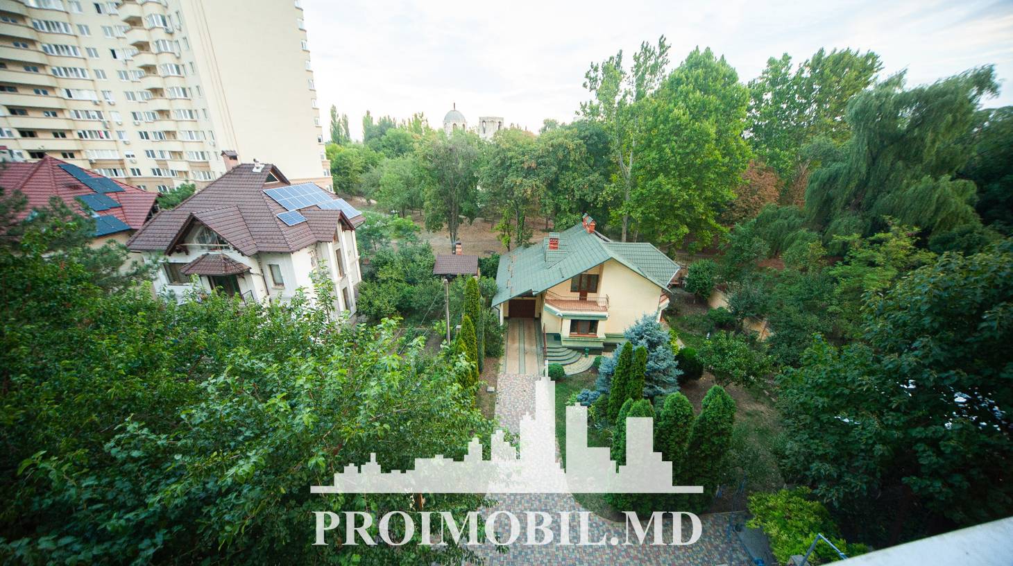 https://images.proimobil.md/_d0OTvepmusxUSXkhjUi2vu13osTBG1bAC3rw0ldc14/watermark:0.75:so:0:30:0.39/resize:fill:1460:816:1/gravity:ce/bG9jYWw6Ly8vZXN0YXRlL2xyLzFkZDk0MGM5LWU1YTAtNDQ2Yy05Y2YyLTU0NjNkNzZlMGMzYS5qcGVn