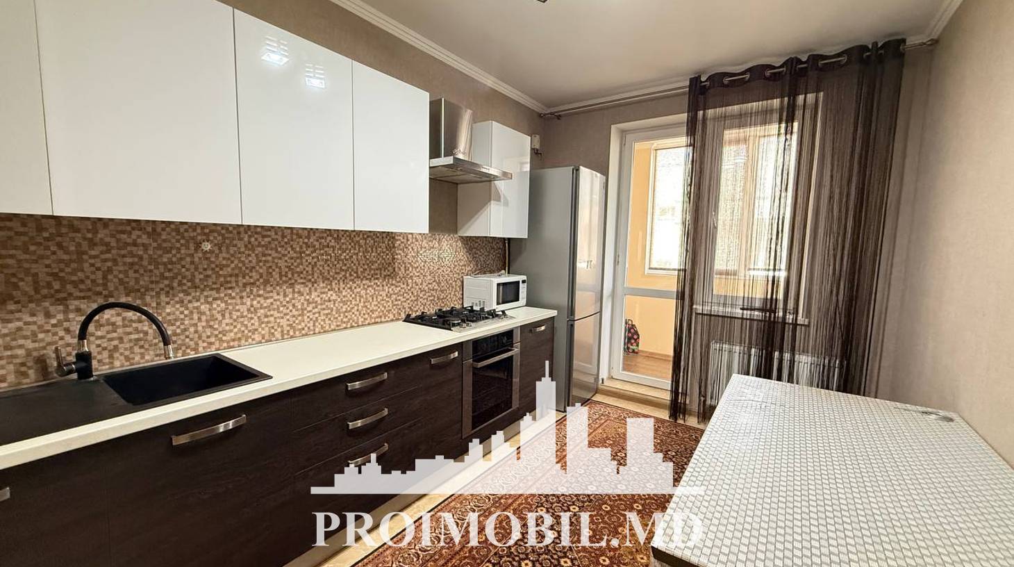 https://images.proimobil.md/_ed2tiIpVgKEcclSDiV_37NtNt1-VjqT85NGfvHJ4JE/watermark:0.75:so:0:30:0.39/resize:fill:1460:816:1/gravity:ce/bG9jYWw6Ly8vZXN0YXRlL2xyLzkzNjkxNzVjLWI3MzEtNGJhMS05YjVmLTQ1YjM1ZDFhMmFhZC5qcGVn