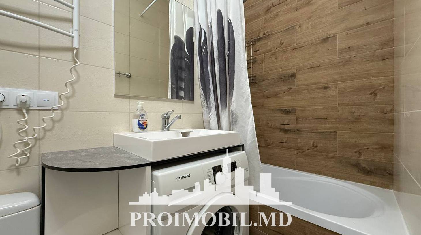 https://images.proimobil.md/_h8IO5y0B7aVgcqByvMDD21VsiKnFZHBQ5GAHZTkotM/watermark:0.75:so:0:30:0.39/resize:fill:1460:816:1/gravity:ce/bG9jYWw6Ly8vZXN0YXRlL2xyLzBjNzEzMDYwLTRjZjctNGExMy04MjM2LTM4MDEyNGRjN2FkMy5qcGVn