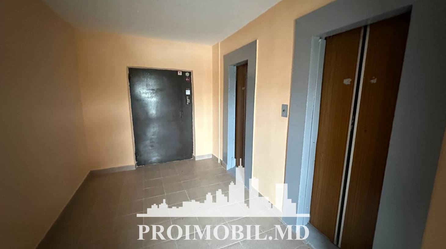 https://images.proimobil.md/_mxCi4n2NfXSzMAbqNfdO2PKlUI4PFq3uPIA1Rw-PfU/watermark:0.75:so:0:30:0.39/resize:fill:1460:816:1/gravity:ce/bG9jYWw6Ly8vZXN0YXRlL2xyL2M0MGZhYjIyLWM2YjYtNGFkNy1hMzgzLTFhOTQ0OWM4YTE4MC5qcGVn