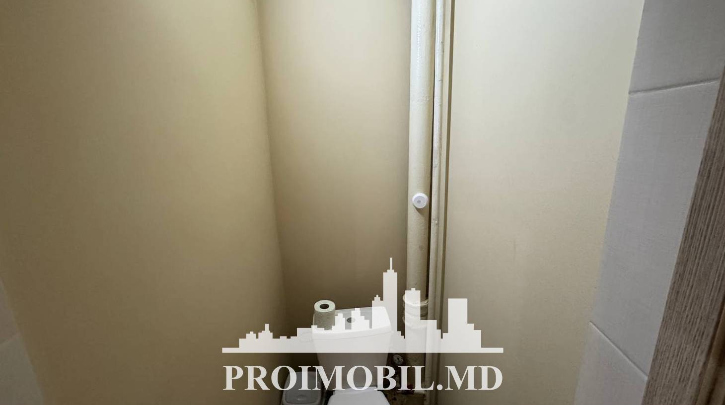 https://images.proimobil.md/_oU2WaMeaxbSrlfUYcgD8GZ3fT5ufUu2IIoP0QWvRtE/watermark:0.75:so:0:30:0.39/resize:fill:1460:816:1/gravity:ce/bG9jYWw6Ly8vZXN0YXRlL2xyL2RlNjhlOTUzLTRlMTgtNDA4Yi05MmM3LTBiMzY1ZDFhYzU5Ni5qcGVn