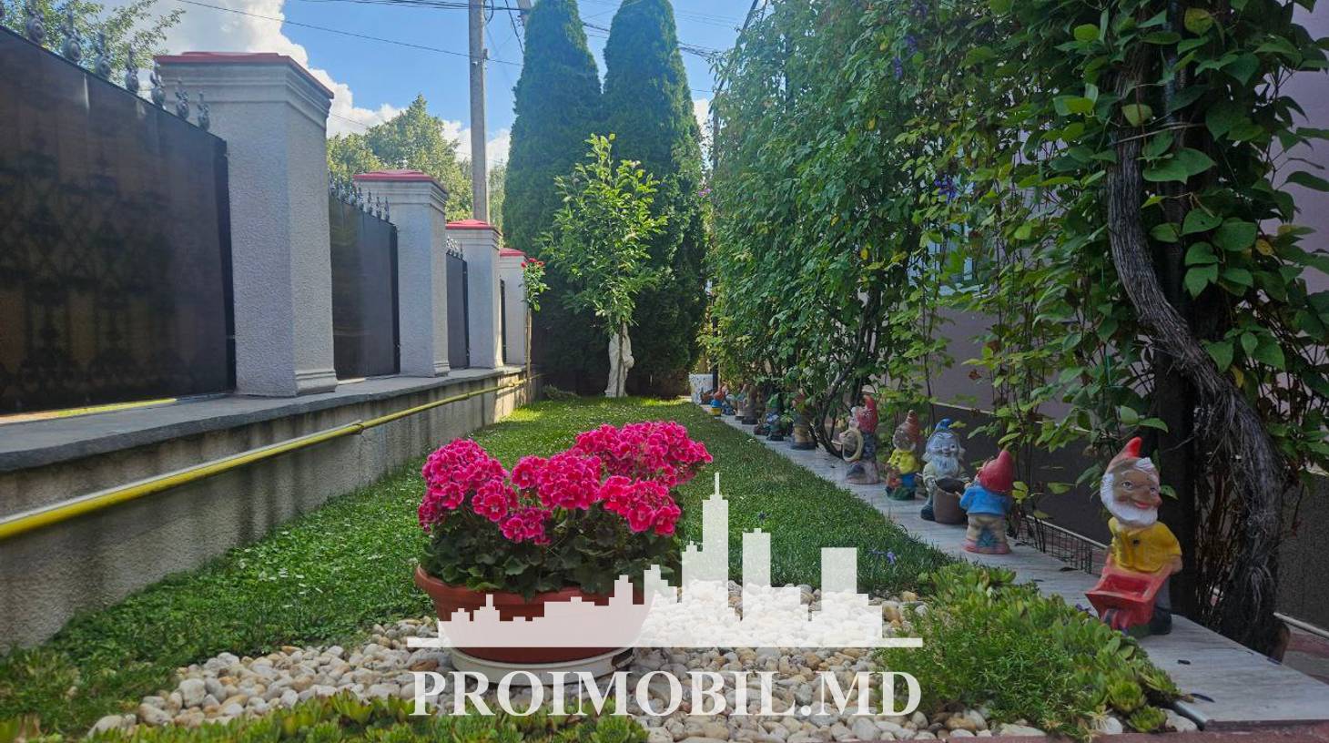 https://images.proimobil.md/_pl90BkTw7jM1eBRIlpiPlTj7pZKGX6bUx9HjAH6W4I/watermark:0.75:so:0:30:0.39/resize:fill:1460:816:1/gravity:ce/bG9jYWw6Ly8vZXN0YXRlL2xyLzIyNjFmODAxLWRlYzYtNDlhNy1iOWQ3LTg5Yzg1M2Q1NzVkMC5qcGVn