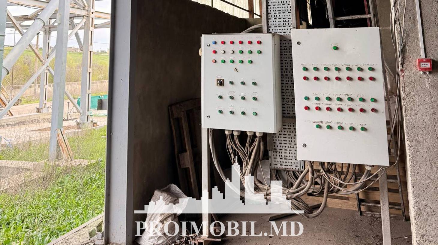 https://images.proimobil.md/_rye8Ea3I-7DsQsLFAcLKT7zJf8wl49jAmgZWR24v48/watermark:0.75:so:0:30:0.39/resize:fill:1460:816:1/gravity:ce/bG9jYWw6Ly8vZXN0YXRlL2xyLzA1NjQxYzZkLWU1Y2ItNGY5NS04ODYwLWY0YmY3MjgwNTM4Zi5qcGVn