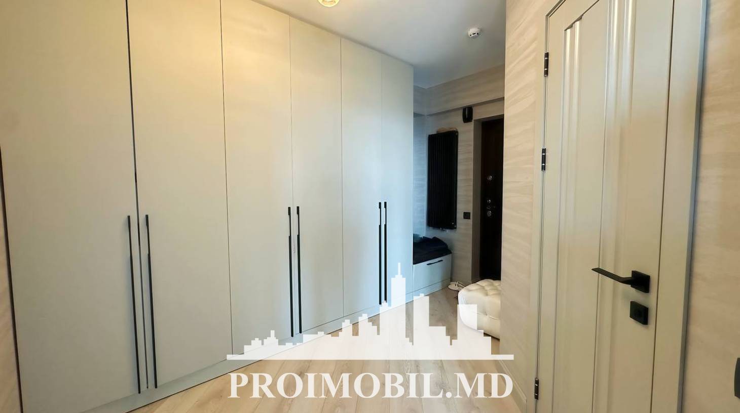 https://images.proimobil.md/_sget7A5eSfkyRWRGmf76M_Z7vjcPQK1bYDlyvp6CPE/watermark:0.75:so:0:30:0.39/resize:fill:1460:816:1/gravity:ce/bG9jYWw6Ly8vZXN0YXRlL2xyL2IyMWUyNWM1LTg4NjYtNDMyNS1hZDY1LWUyNjU3YTY3ZWYyNS5qcGVn