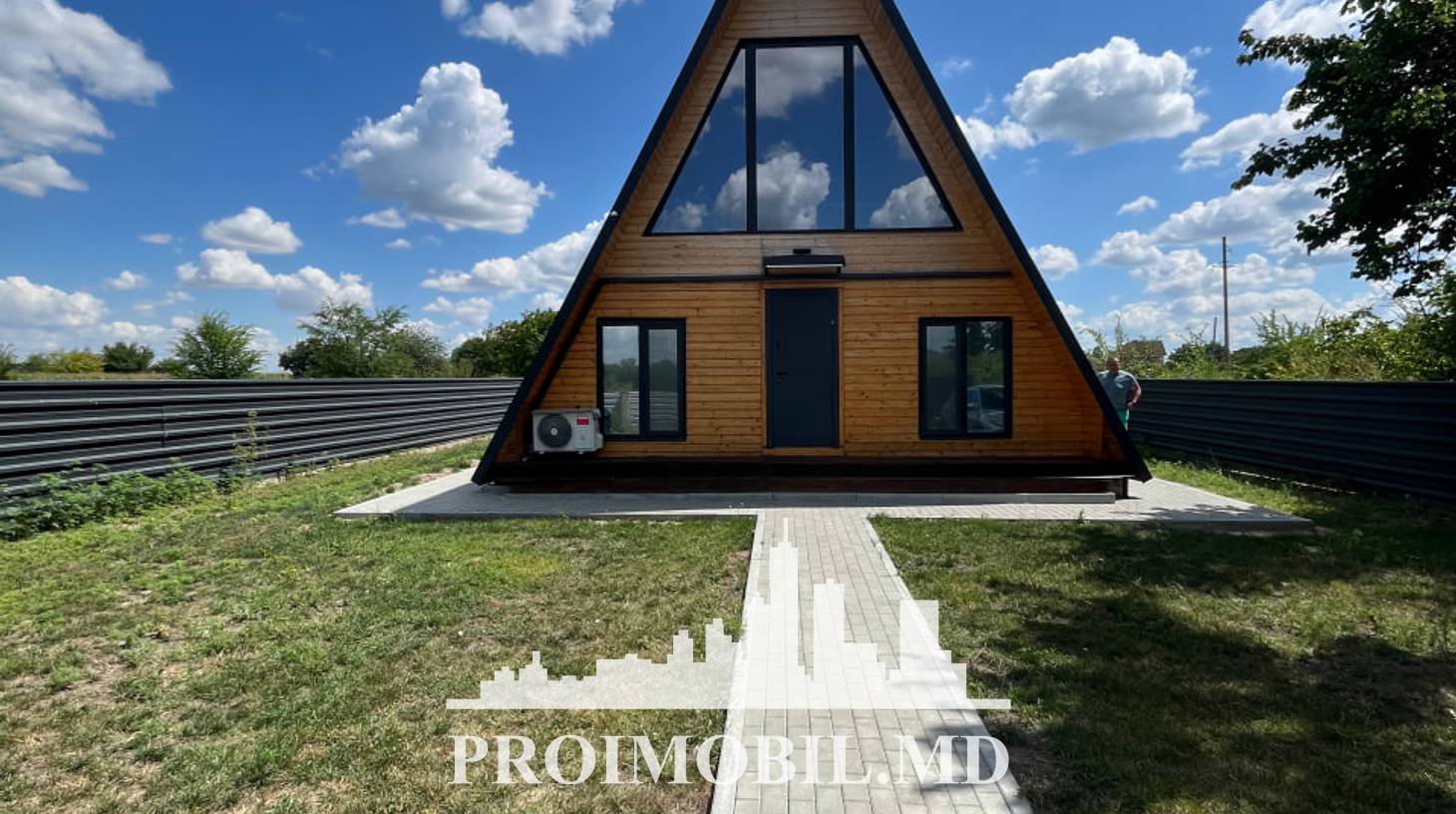 https://images.proimobil.md/_uJPwQaP14cZAFnzHEKzO83VJxoCV2jm8Wn0eHCoYgQ/watermark:0.75:so:0:30:0.39/resize:fill:1460:816:1/gravity:ce/bG9jYWw6Ly8vZXN0YXRlL2xyL2Y3ZjVjZjJjLTcxMTEtNDYzOC1iOGU3LTkzOWFlZDA2M2E0OC5qcGVn