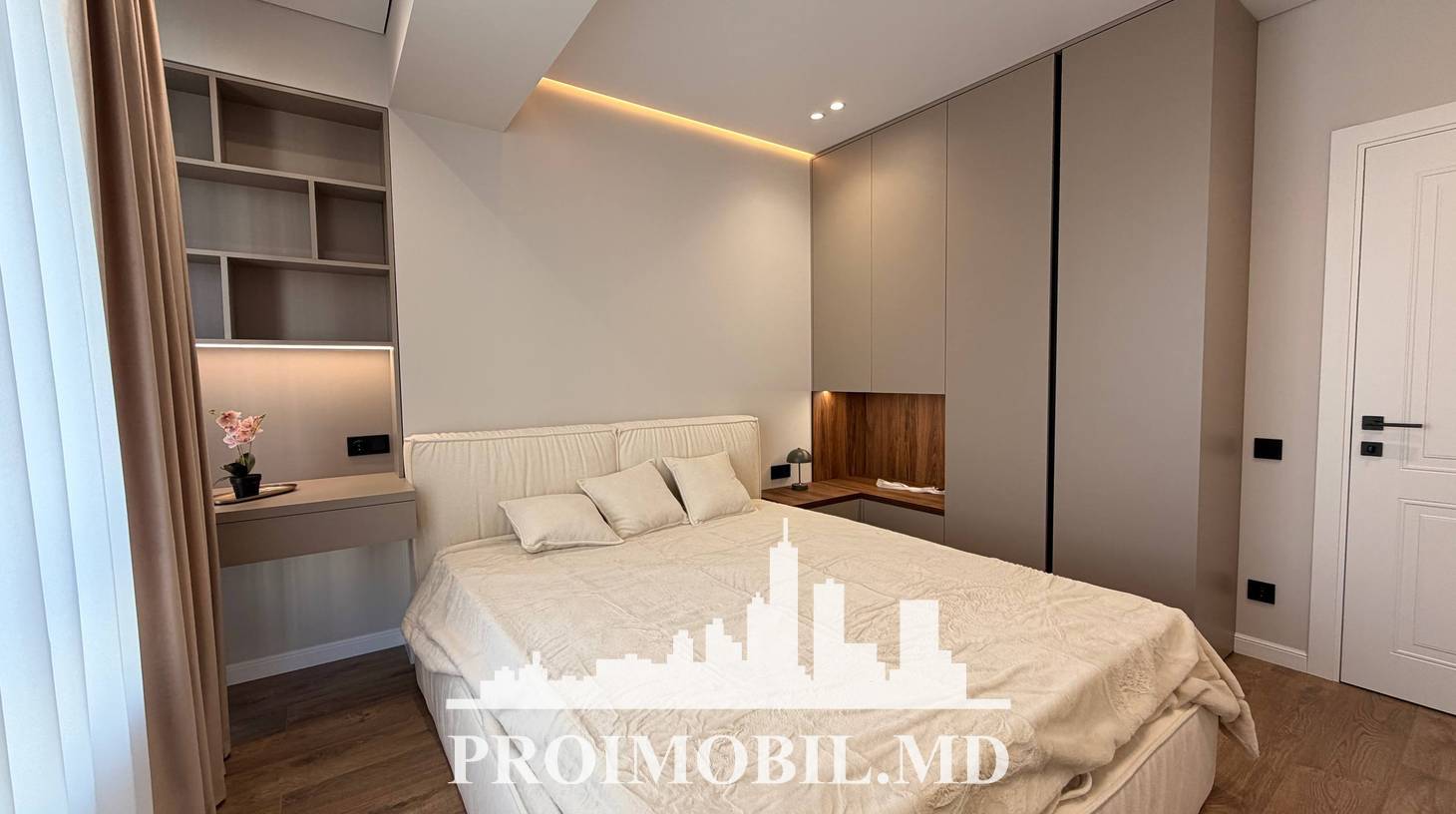 https://images.proimobil.md/_v-Kw5RHR4rZSzoOwdIotopy5Blv7EGYycN3ENGrEp8/watermark:0.75:so:0:30:0.39/resize:fill:1460:816:1/gravity:ce/bG9jYWw6Ly8vZXN0YXRlL2xyL2NkNmNlNTIxLWEwYjctNGNkNC05ZTBiLTAwMzQ1N2RjOTI3Yi5qcGVn
