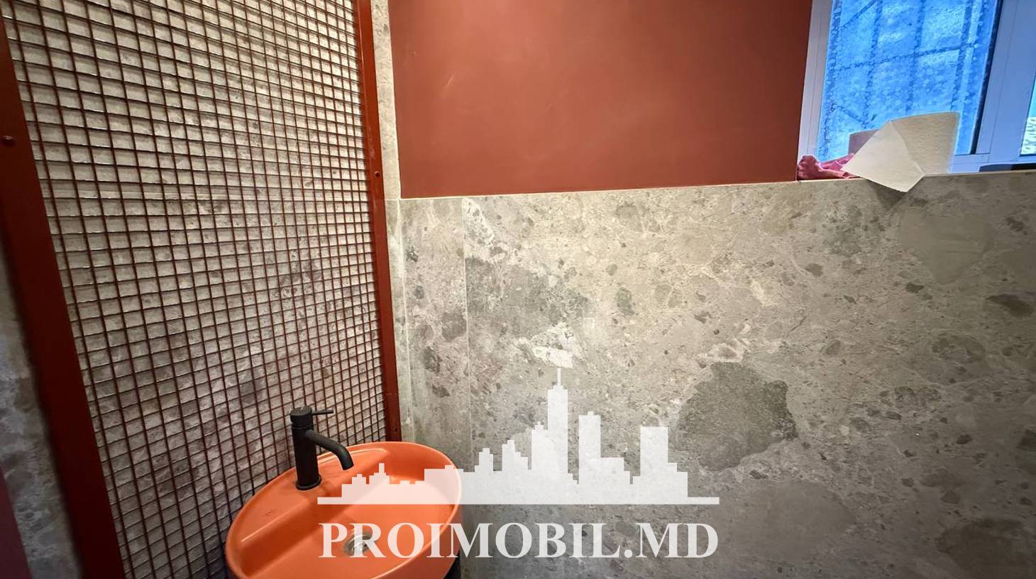 https://images.proimobil.md/_wPmfcckInTOa4SGY4QsiX_6ogv7CgoFR24IfsN78Oo/watermark:0.75:so:0:30:0.39/resize:fill:1460:816:1/gravity:ce/bG9jYWw6Ly8vZXN0YXRlL2xyLzgzMDhmNmE0LWNiOGEtNGRmMC1iMmQxLWNlYWU2NDU3NDlkMi5qcGVn