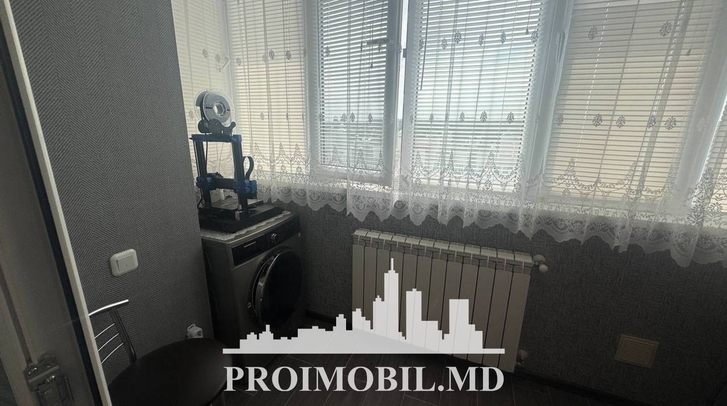 https://images.proimobil.md/_y-was3H8P6rTFlJ0-bPWYkvTgQhU0t2cMK-JesqoL0/watermark:0.75:so:0:30:0.39/resize:fill:1460:816:1/gravity:ce/bG9jYWw6Ly8vZXN0YXRlL2xyLzhiZmUxOTkzLTZkOGItNGFiZS1hY2MxLWYzYTZhMzk4OGY2Mi5qcGVn