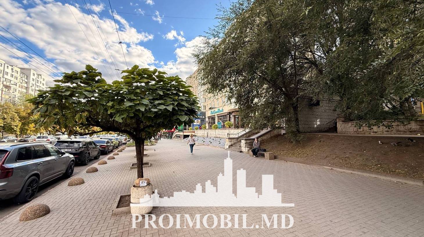 https://images.proimobil.md/a-tbvDiQRRcvpcz7pPhzS_Z2y3RIEpHAznVyHOkDZsA/watermark:0.75:so:0:30:0.39/resize:fill:1460:816:1/gravity:ce/bG9jYWw6Ly8vZXN0YXRlL2xyLzFhNWIxMzlkLWJhNmItNGE0ZC04OGFiLTIzNTZlM2E3MTI1Zi5qcGVn