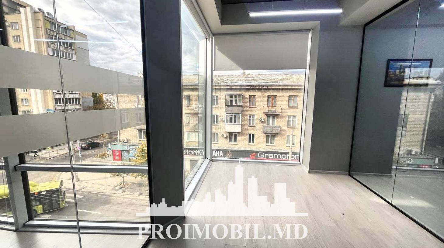 https://images.proimobil.md/a0fHsIW1V0u1tzN9hCCPpdSOrnGTO4k45aQd7Ssk8Z0/watermark:0.75:so:0:30:0.39/resize:fill:1460:816:1/gravity:ce/bG9jYWw6Ly8vZXN0YXRlL2xyL2E0Mjc3MDgyLWY2MGItNDEwOS05MWZmLWIwMjQwMWVlZGRmNy5qcGVn