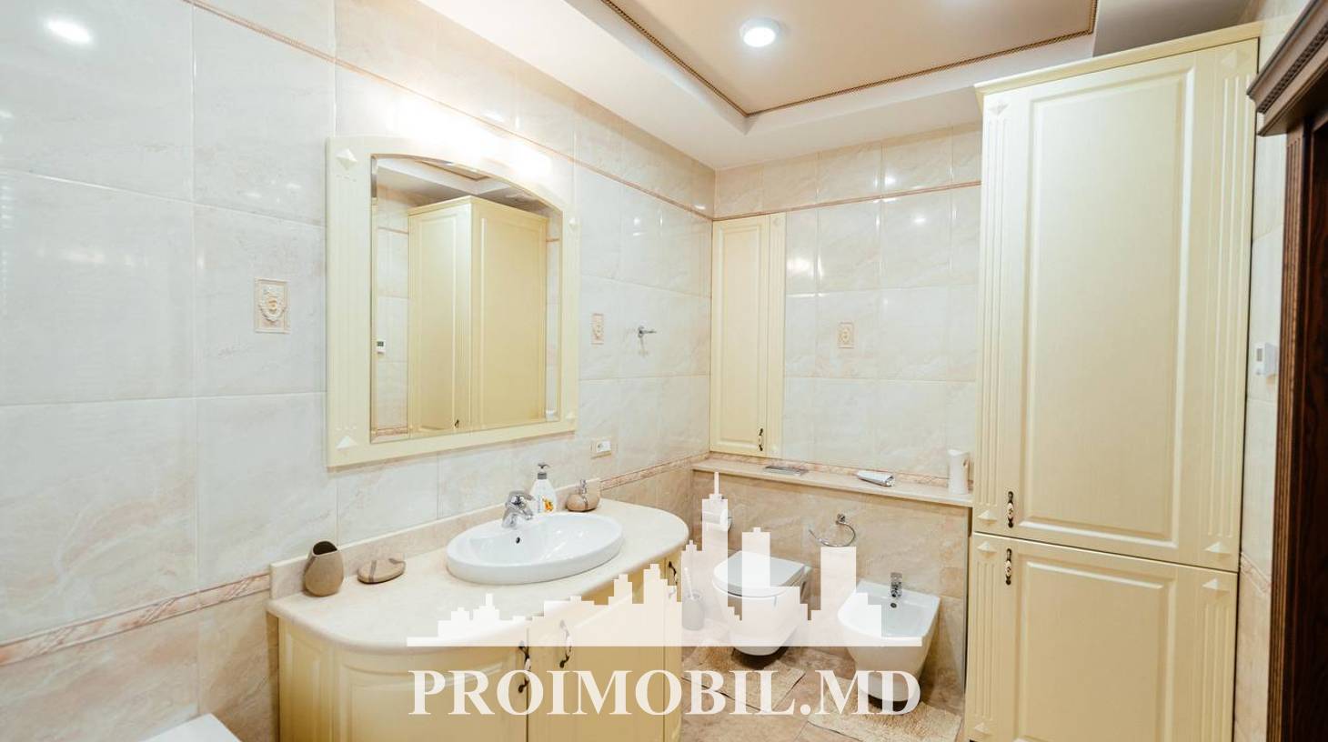 https://images.proimobil.md/a2dGXaQ9cgkGR_Ojd5UjHNl4mMkmtqXVwlbZ4TLLZA0/watermark:0.75:so:0:30:0.39/resize:fill:1460:816:1/gravity:ce/bG9jYWw6Ly8vZXN0YXRlL2xyLzE0N2RiNGI0LWIxYTYtNDU3Yi1iYTcxLWRlZTk0OWYyNjU1NC5qcGVn