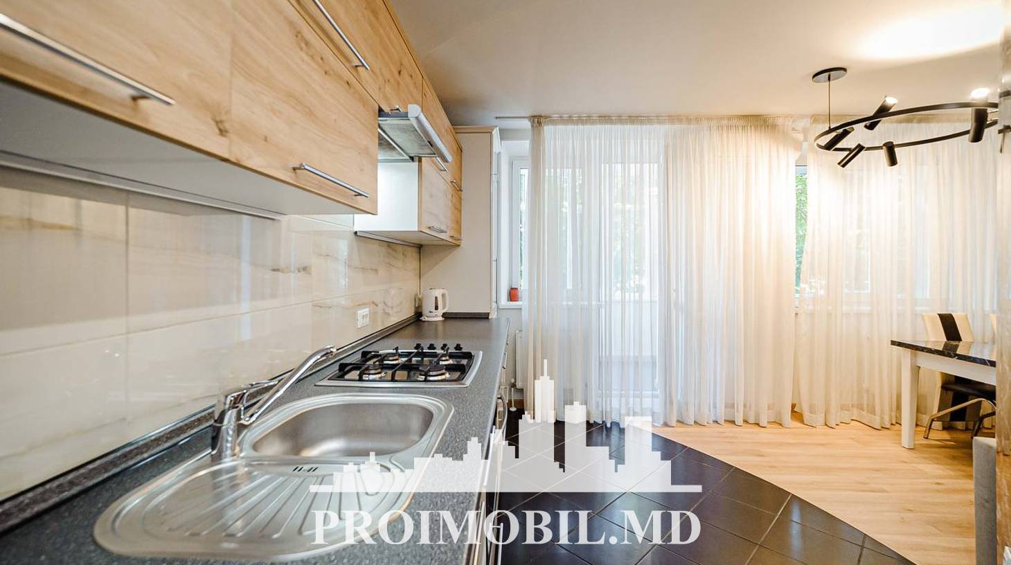 https://images.proimobil.md/a44vFfVxPWrG0TvZujIL2f5QittR3zt9aPCAmjGo44k/watermark:0.75:so:0:30:0.39/resize:fill:1460:816:1/gravity:ce/bG9jYWw6Ly8vZXN0YXRlL2xyL2QyOWIyMmUzLTVkNjYtNGQ3YS04OWQ3LWUxY2U5ZTRjNjhmOS5qcGVn