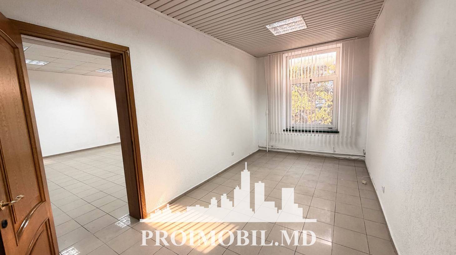 https://images.proimobil.md/aADm-UmXOlPE5LcZ4H00DB4mgdp5Eh-_uWn7v0oDGLE/watermark:0.75:so:0:30:0.39/resize:fill:1460:816:1/gravity:ce/bG9jYWw6Ly8vZXN0YXRlL2xyLzhiODUwMTAwLTJhMTUtNDU5MC1iNGE4LWM1ZDI2ZjUzNDFmZC5qcGVn