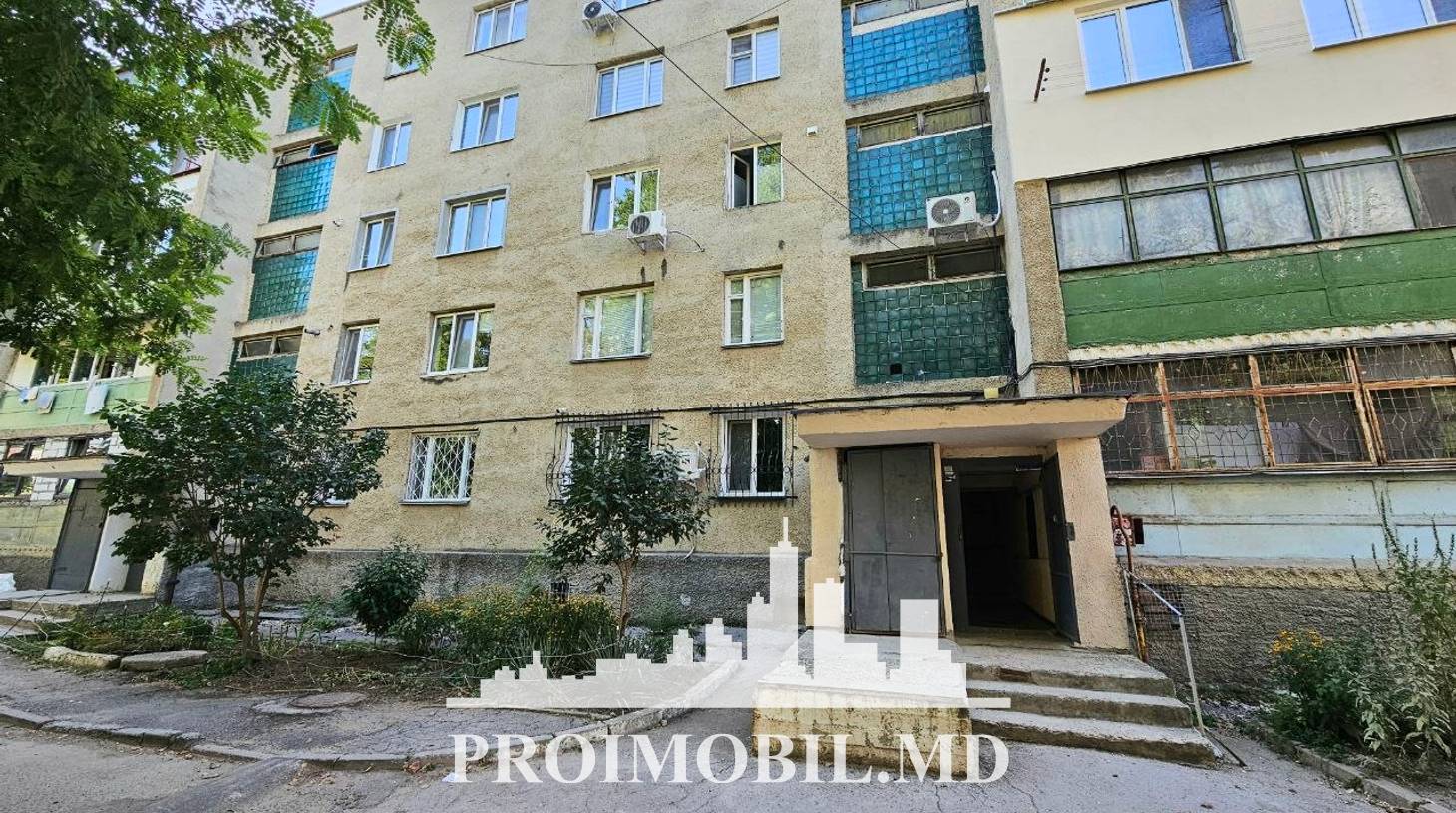 https://images.proimobil.md/aBwg6V3lcM8hhY1oi8DvAKeZgoyhMLXVzsk-Wmyq-C4/watermark:0.75:so:0:30:0.39/resize:fill:1460:816:1/gravity:ce/bG9jYWw6Ly8vZXN0YXRlL2xyL2VlNzk1NTdiLWE5NTctNDVlOC05YTdmLTk3ZmNlYTc2MzgyMy5qcGVn