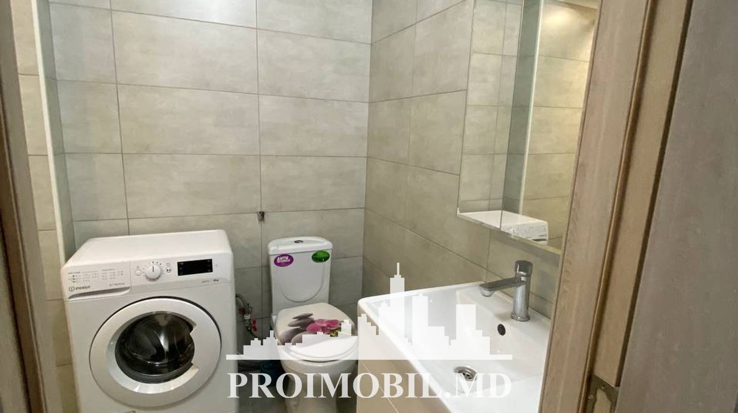 https://images.proimobil.md/aILToUVJOMi5TV1k7t-jx_7dyk_lrwpimz67lwRqlJ4/watermark:0.75:so:0:30:0.39/resize:fill:1460:816:1/gravity:ce/bG9jYWw6Ly8vZXN0YXRlL2xyL2MyZTg0MGNmLTBhMjMtNDFmMi05MTBlLWJmNDBjYzE3NTk1YS5qcGVn