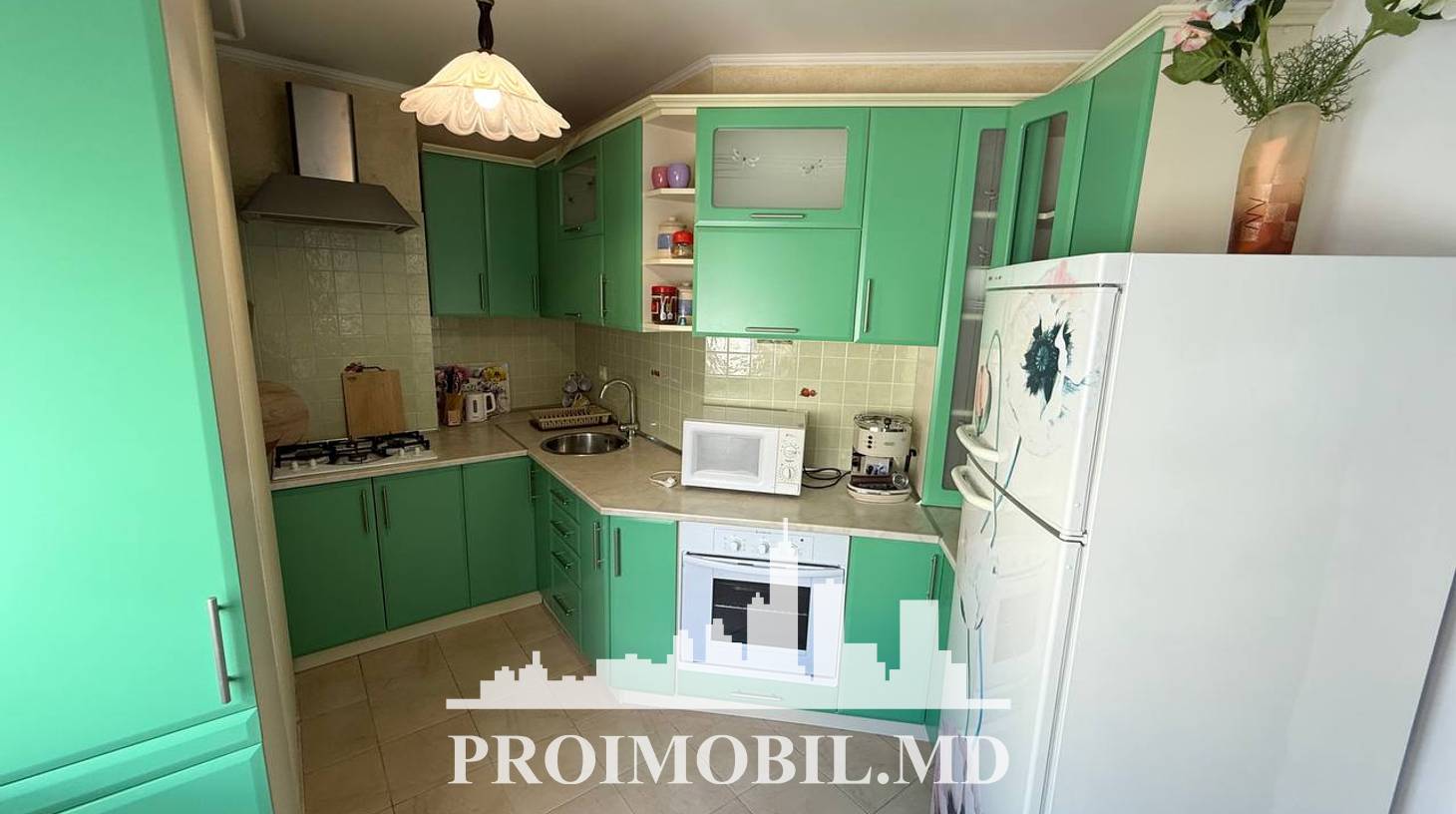 https://images.proimobil.md/aItBKnN9lGzxjr0wD87nEmfx3vlcK5yYu_cHcK58Oas/watermark:0.75:so:0:30:0.39/resize:fill:1460:816:1/gravity:ce/bG9jYWw6Ly8vZXN0YXRlL2xyLzZhM2UzMGY0LTJlYTItNDJiMC04MDliLWIwMTI0YWFiMmYzMy5qcGVn