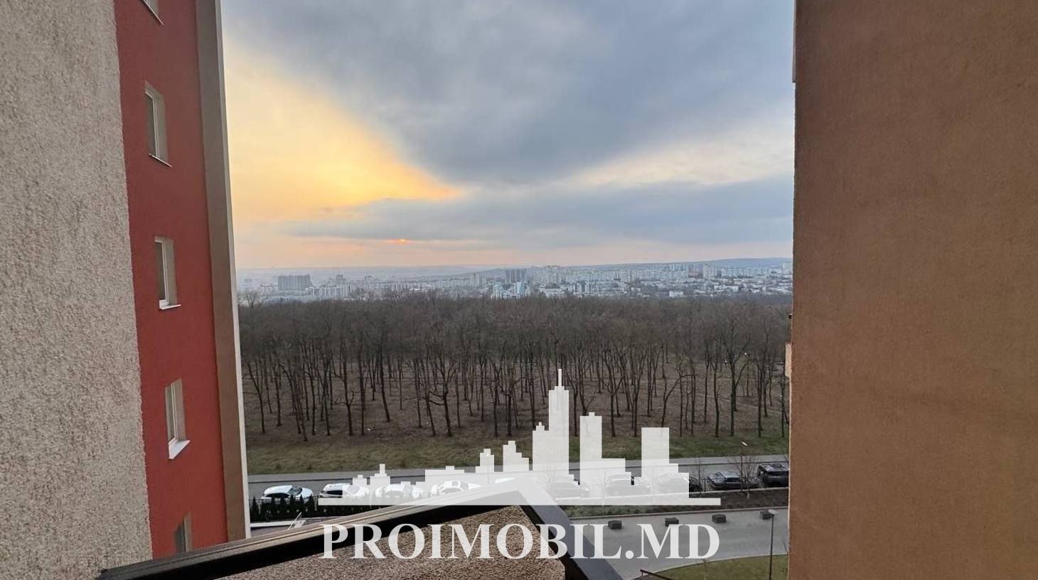 https://images.proimobil.md/aJXkukCMKGHfCRrKPhu_FzE8oHHxp_e301cPc6QZI1k/watermark:0.75:so:0:30:0.39/resize:fill:1460:816:1/gravity:ce/bG9jYWw6Ly8vZXN0YXRlL2xyLzZhYWMyN2RhLTg3MGItNGM0Zi1iNDcwLWYzNzEzZWI0ODI4OS5qcGVn