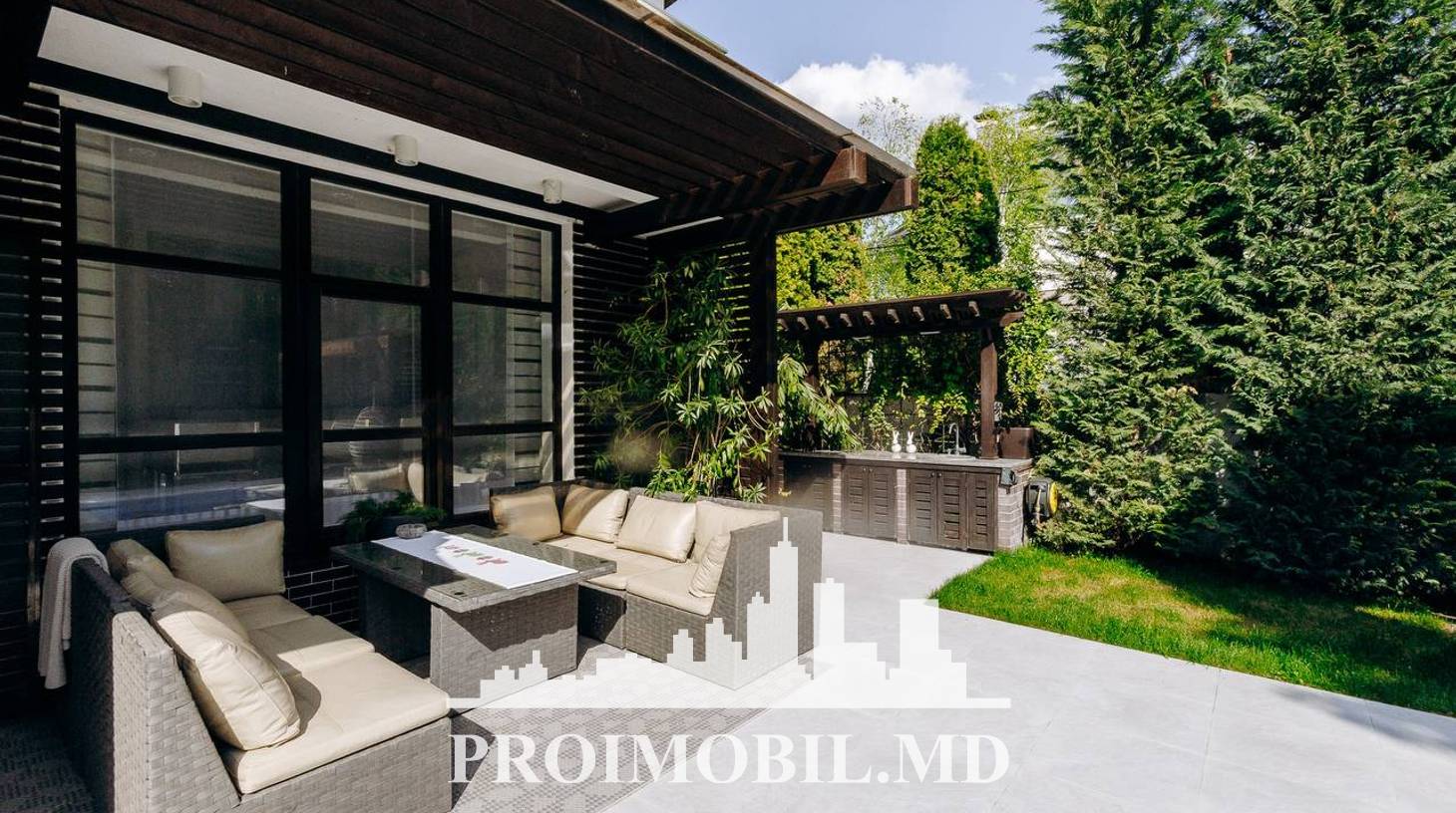 https://images.proimobil.md/aL83xRo2PsywsvBNl4CN_9u7WuKmriKjzZ2IXomBMQQ/watermark:0.75:so:0:30:0.39/resize:fill:1460:816:1/gravity:ce/bG9jYWw6Ly8vZXN0YXRlL2xyLzdiMGU3MGZhLWEzMzQtNDQ0Ni04MWFiLTdlNzIwZmQyYjcwNy5qcGVn