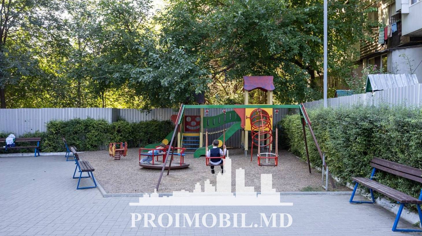 https://images.proimobil.md/aMAywK5pI3Vle_RuzMvM8ZH0TFpXfJ4bMnGdLn4yGHI/watermark:0.75:so:0:30:0.39/resize:fill:1460:816:1/gravity:ce/bG9jYWw6Ly8vZXN0YXRlL2xyLzcxYzhjYjJhLTM4MWEtNDY3NS05NjNkLTBiMGE0YzUyNzJhZS5qcGVn