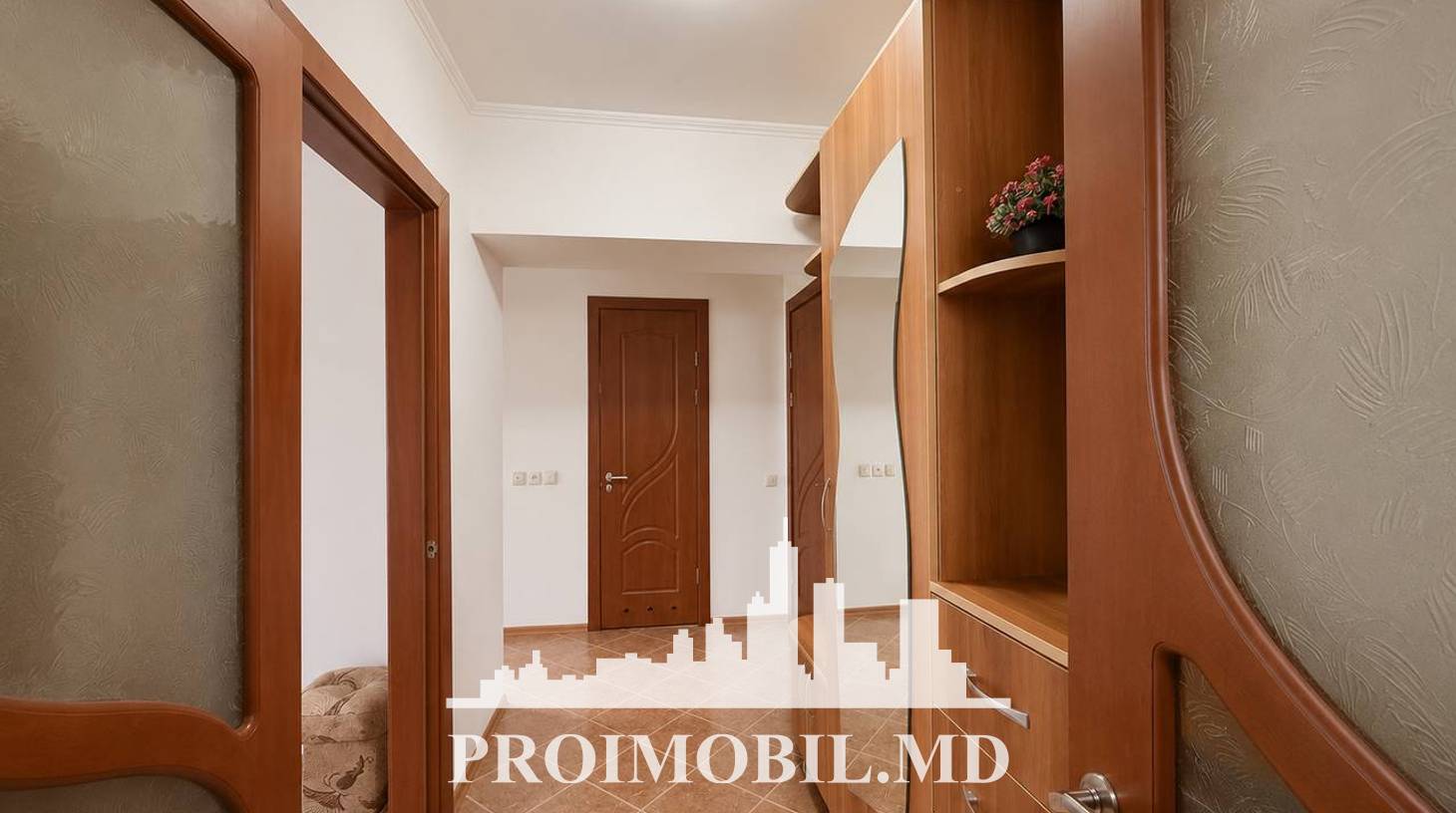 https://images.proimobil.md/aO4JqMCaYOVvLLb7kCesS7O61CReGvyGOgEHv2IIeLA/watermark:0.75:so:0:30:0.39/resize:fill:1460:816:1/gravity:ce/bG9jYWw6Ly8vZXN0YXRlL2xyLzA2NmYxMTVlLWE1OWEtNDE0OC05YmY0LTE0Mjg5YjA0M2I3Ny5qcGVn