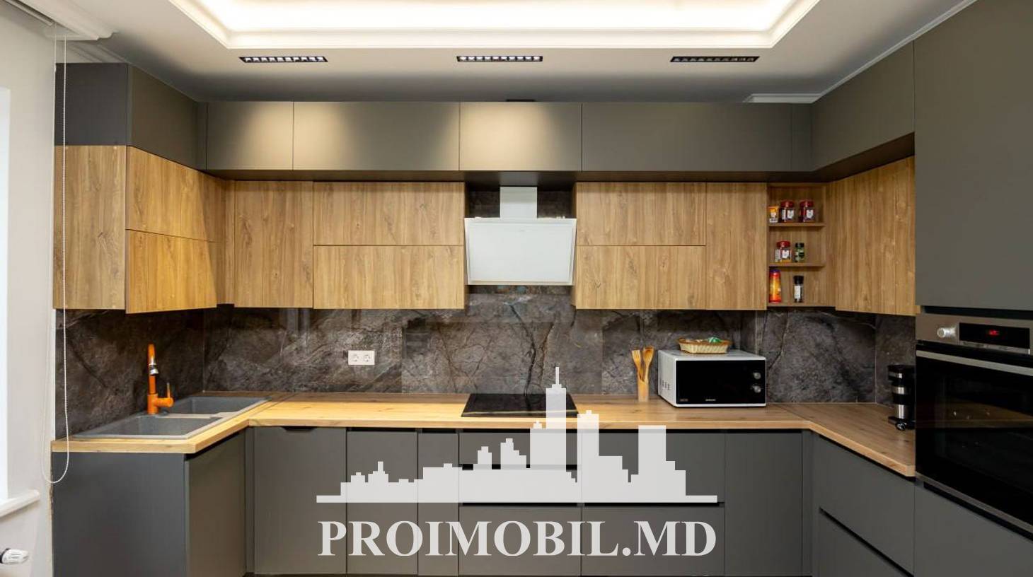 https://images.proimobil.md/aOUdJNNjchGWlt9Uyyr-YF7Q6YRL9WVX_Hx70vGPPOE/watermark:0.75:so:0:30:0.39/resize:fill:1460:816:1/gravity:ce/bG9jYWw6Ly8vZXN0YXRlL2xyL2I1MGJmMmEyLTIyZDQtNDM5YS1iZWM2LWQxYjU5NWQyNGU5MC5qcGVn