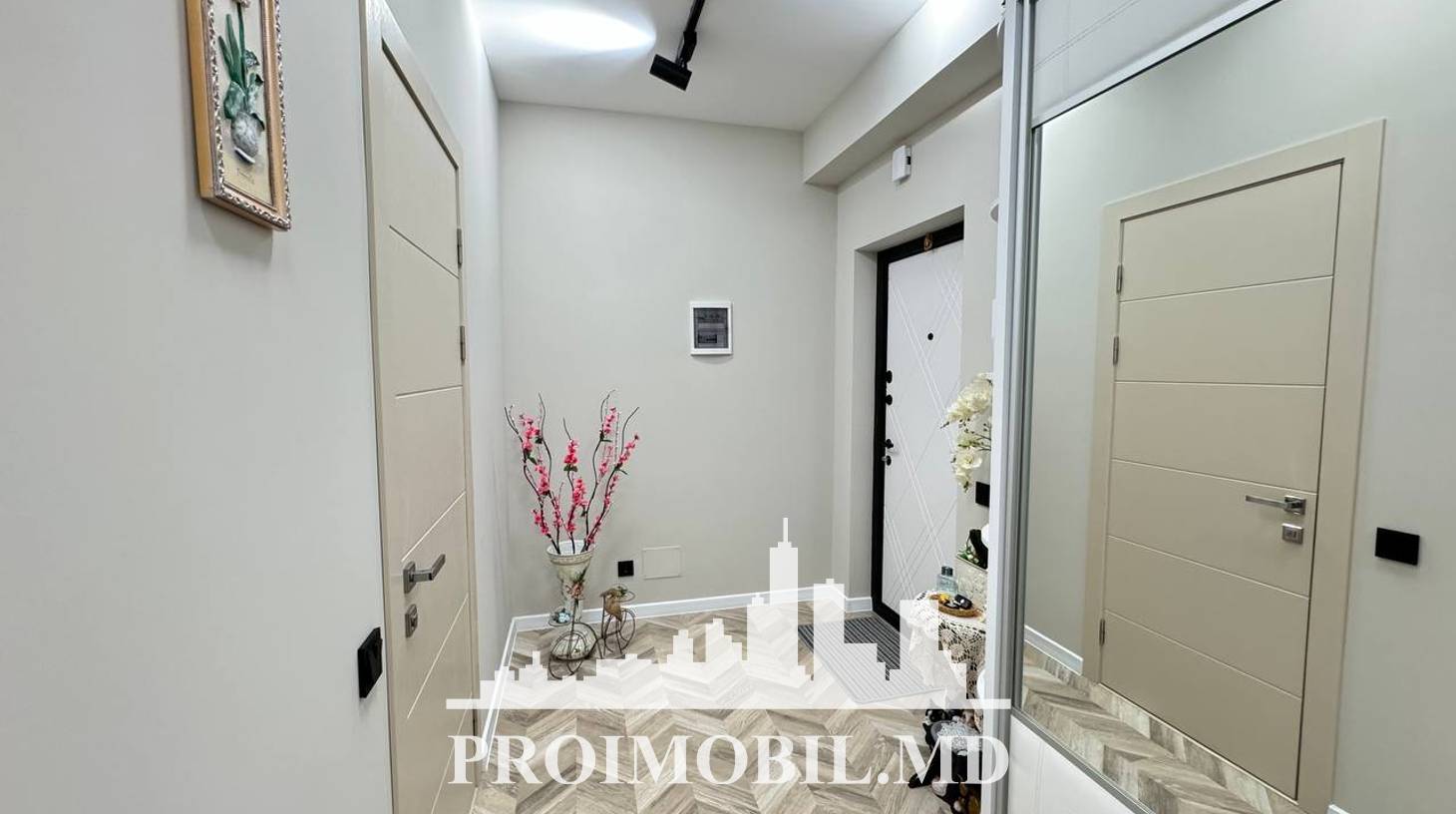 https://images.proimobil.md/aPffFCOgz70Tz2Y4Grc9qn6pa-sHa3Y_6SrFg4cn8Aw/watermark:0.75:so:0:30:0.39/resize:fill:1460:816:1/gravity:ce/bG9jYWw6Ly8vZXN0YXRlL2xyL2NhNDZmNGViLTE5YzktNDZmYy1hOWE3LWY5ZWIxM2NjMTRlMC5qcGVn