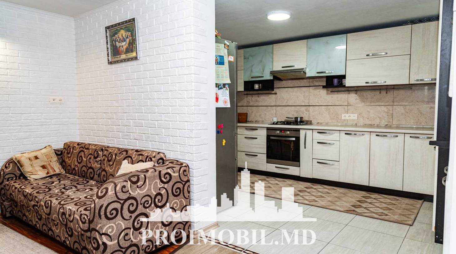 https://images.proimobil.md/aQ0Fm70x1ma_nsONguWw8A8KUbeac2fTx2-aiKqj8QA/watermark:0.75:so:0:30:0.39/resize:fill:1460:816:1/gravity:ce/bG9jYWw6Ly8vZXN0YXRlL2xyL2M1NWNjNjUzLWFiMTUtNGMxMi1iMmM0LWVkYTYzYzk3NzZlYi5qcGVn