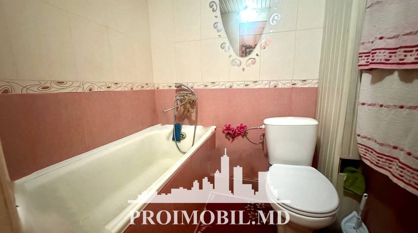 https://images.proimobil.md/aTqRoWSeZO8sqlfoQ2mZalc6pnD7r2gftXECEm661Uo/watermark:0.75:so:0:30:0.39/resize:fill:1460:816:1/gravity:ce/bG9jYWw6Ly8vZXN0YXRlL2xyLzA4ZGU4ZmExLTRmMjgtNGVlYy04ZTAyLTRkZDUwZGM2NWJjYS5qcGVn