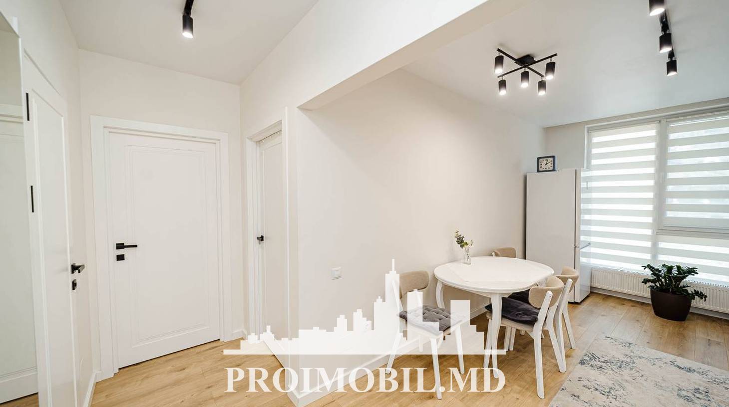 https://images.proimobil.md/aW97Jvl1pwr3vxdgV7HXP7FlaX0-KVlq0LtF3nUQGzs/watermark:0.75:so:0:30:0.39/resize:fill:1460:816:1/gravity:ce/bG9jYWw6Ly8vZXN0YXRlL2xyL2E2MGEwOGM3LWJiOWQtNDJmMS04YWFjLTAxZTU2ZjBmNjhmNC5qcGVn