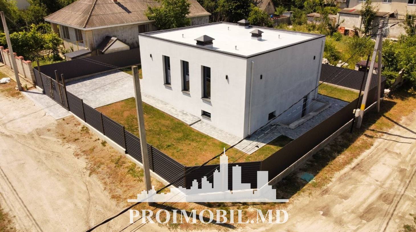 https://images.proimobil.md/aWR7fev6weOR4Z2g4nmMsVwlIqR_5T_sw0Z4lNqqC9Q/watermark:0.75:so:0:30:0.39/resize:fill:1460:816:1/gravity:ce/bG9jYWw6Ly8vZXN0YXRlL2xyLzNmOWM1OGYzLWYxODItNDIyNC05ODM3LWUyMzgxNmY1ODRhNy5qcGVn