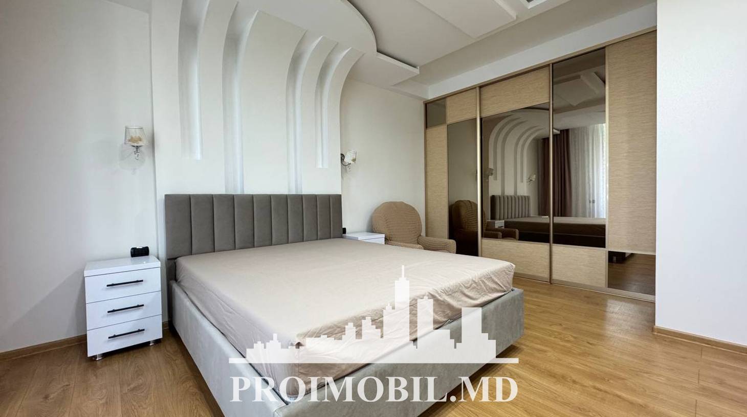 https://images.proimobil.md/a_-0PRHNgIR2CNCgFsIeuq3HK-Iy3sEnFzxp35wPZL0/watermark:0.75:so:0:30:0.39/resize:fill:1460:816:1/gravity:ce/bG9jYWw6Ly8vZXN0YXRlL2xyLzFiYmY2ZjkwLWYzZjQtNDI3OS1iZWU5LWM4NDcwZDU1MDljYy5qcGVn