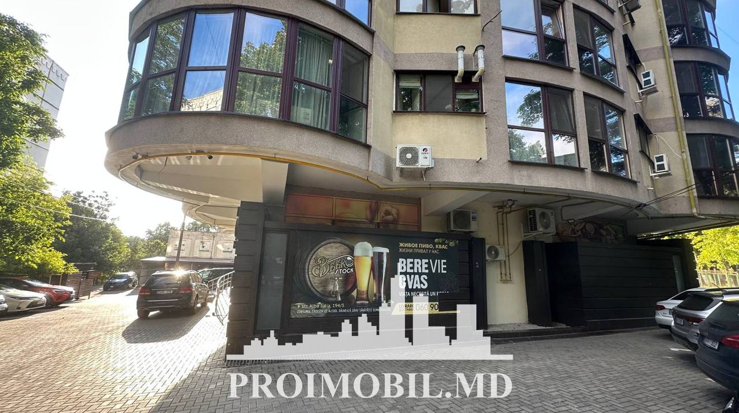 https://images.proimobil.md/a_6hr4ZmEWfVOn_UEytWr08CXEtHG1DTnpFjgJQCE4A/watermark:0.75:so:0:30:0.39/resize:fill:1460:816:1/gravity:ce/bG9jYWw6Ly8vZXN0YXRlL2xyLzM3YWMzNGMzLTgxMWQtNDU4Zi1hNGE1LTAyMTVjMDA1ZWZmOS5qcGVn