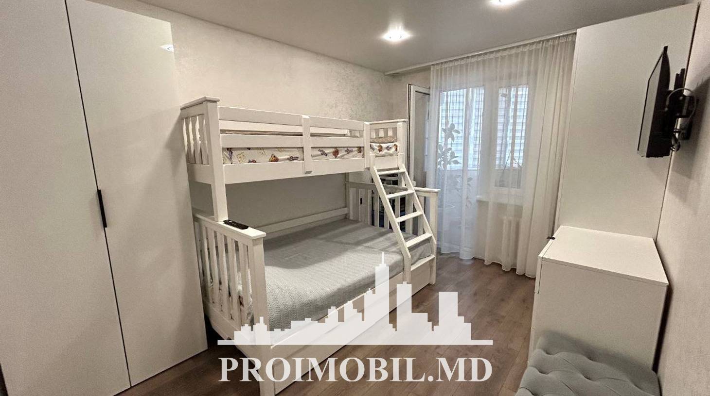 https://images.proimobil.md/a_KP65prL0phtlJRYhb6U1UELiRmk7YwlpgXOpeRm7I/watermark:0.75:so:0:30:0.39/resize:fill:1460:816:1/gravity:ce/bG9jYWw6Ly8vZXN0YXRlL2xyL2I3YWY3NTYwLTNjZDQtNGYxNy1hMGJhLTFjZDVkNTYzZTAwZS5qcGVn