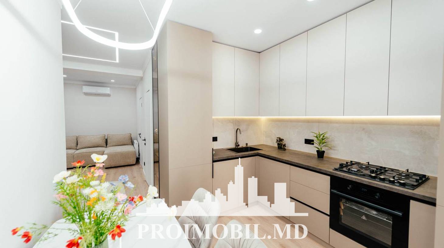 https://images.proimobil.md/aaBwKDvFRLj5pJUMRh5akOZ0BoMHCRtiqqbfuv4n58o/watermark:0.75:so:0:30:0.39/resize:fill:1460:816:1/gravity:ce/bG9jYWw6Ly8vZXN0YXRlL2xyLzYzYzA5Nzc0LTEwMmEtNGMwMi1iMDBkLTZjMjgxYmYyM2YwNi5qcGVn