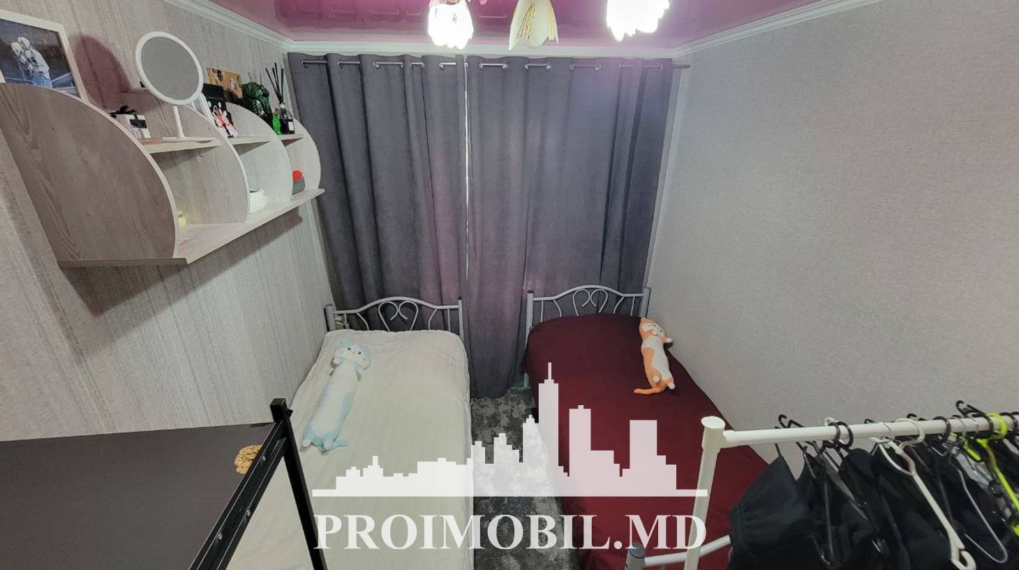 https://images.proimobil.md/ahmQl16X0DfK2eet0HjTraOOEj4Jwn3aMtBhh4qXBsc/watermark:0.75:so:0:30:0.39/resize:fill:1460:816:1/gravity:ce/bG9jYWw6Ly8vZXN0YXRlL2xyLzkyMWI2MjZiLTA4YzgtNDQ4NS1iYTNjLTIxMTY4NDkzZjViMi5qcGVn