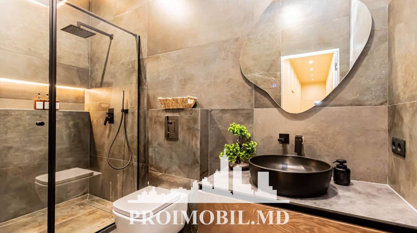 https://images.proimobil.md/aiQJ7Ia8qkSgUA0b6Uz35GDH1e2o13OWhkplLykGfIQ/watermark:0.75:so:0:30:0.39/resize:fill:1460:816:1/gravity:ce/bG9jYWw6Ly8vZXN0YXRlL2xyL2IzMGVlMzkwLTBhYjItNDE4Ny04ZDg5LTdmZjgzMmZjMGVhNi5qcGVn