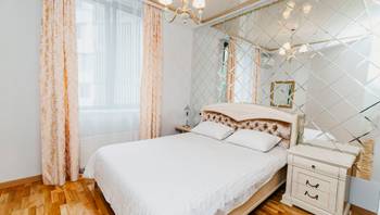 https://images.proimobil.md/amEBh4w5vBmnmQw1wldm1xZ_0aYZ3tQV4rX6L9RiPts/resize:fill:350:198:1/gravity:ce/bG9jYWw6Ly8vZXN0YXRlL2xyL2RjZTE0MmQyLTQ4MDUtNDg2MC04NGM0LWFmODk5YzZjMjM1Mi5qcGVn