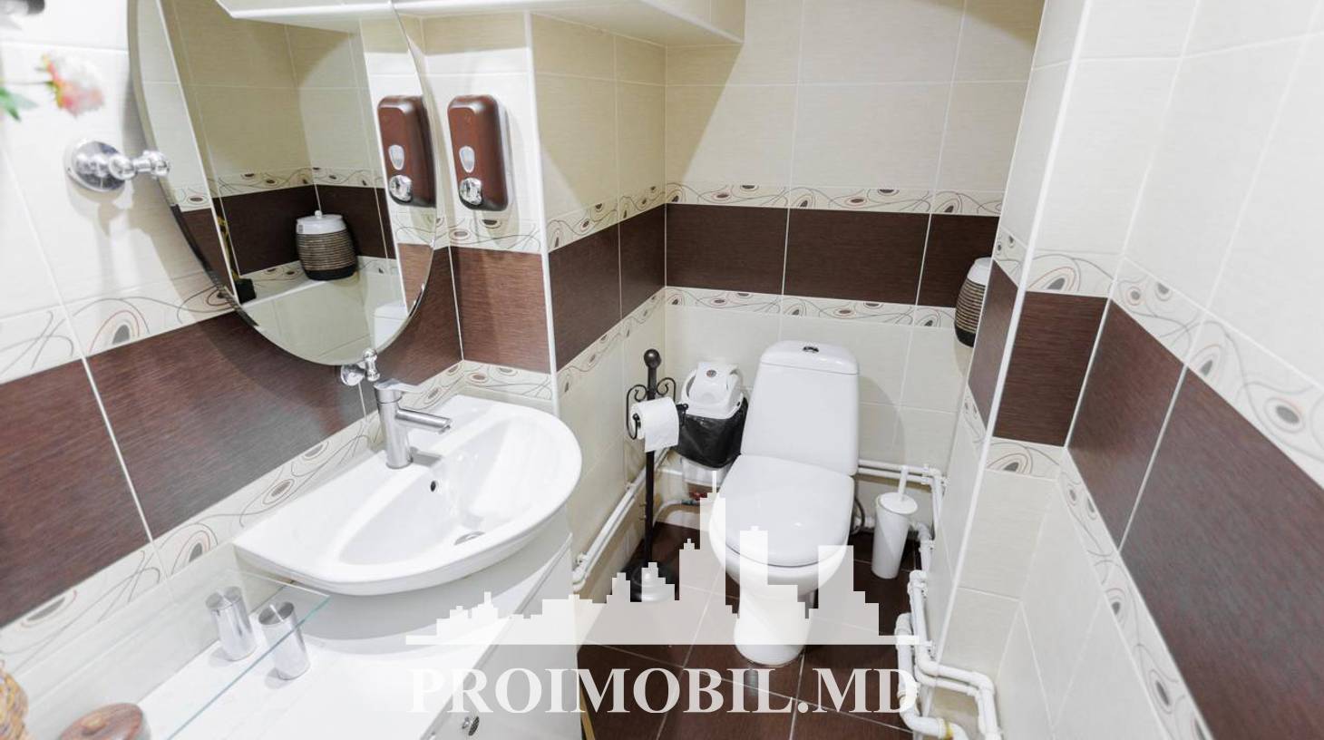 https://images.proimobil.md/ar-XfkotxkNnwi4mDZNGZMaWq_lllfHNvpGorD4y67E/watermark:0.75:so:0:30:0.39/resize:fill:1460:816:1/gravity:ce/bG9jYWw6Ly8vZXN0YXRlL2xyL2Q5Y2YyNTk5LWI0ZjEtNDE2Yy05NmI4LWNlMzliNGFlZmYxMi5qcGVn