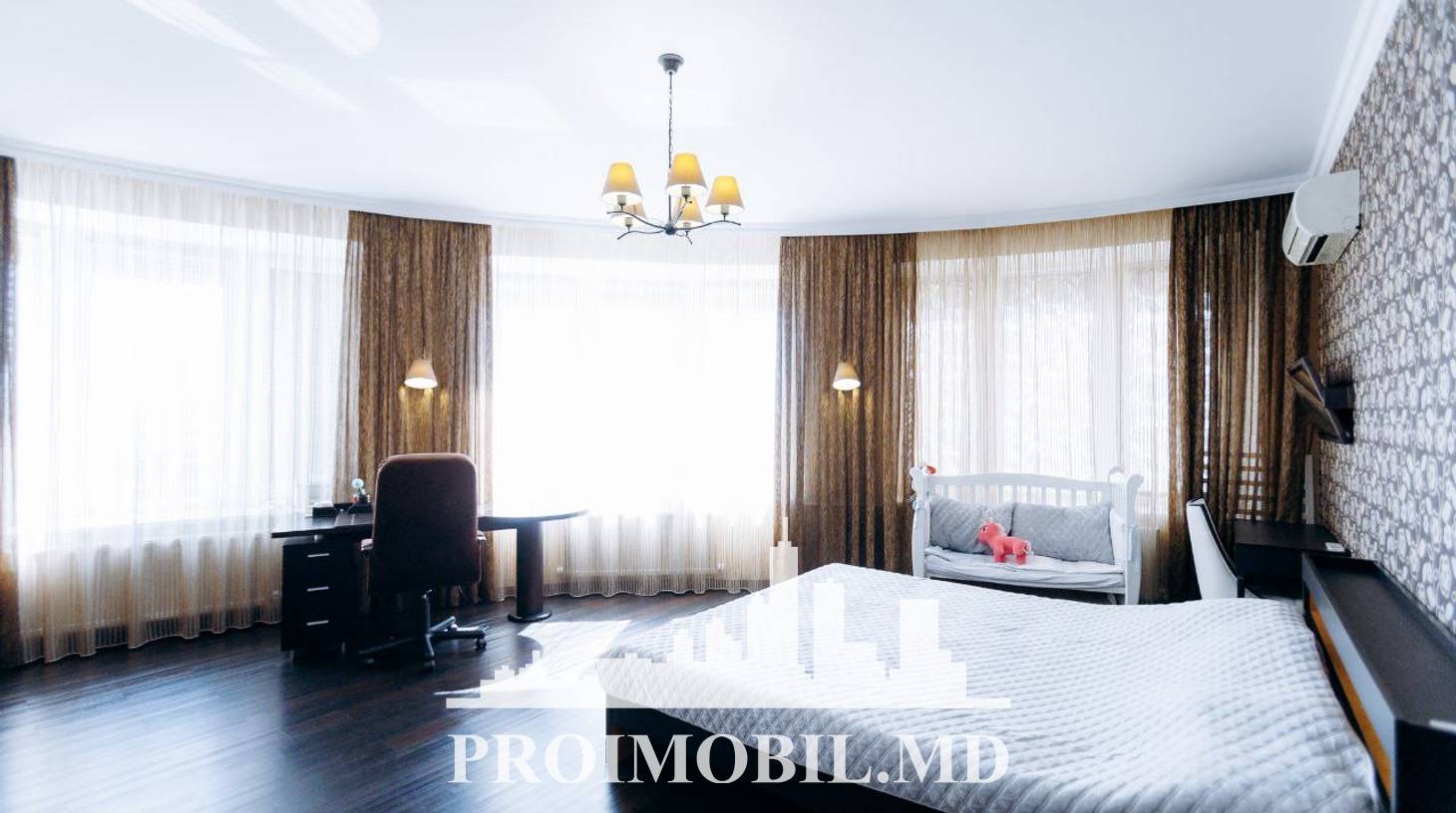 https://images.proimobil.md/ar36XGsFfzaUHlrwTNw9g1liOxD2lVwNaDnLGDCdlhM/watermark:0.75:so:0:30:0.39/resize:fill:1460:816:1/gravity:ce/bG9jYWw6Ly8vZXN0YXRlL2xyLzAyZThhNGIyLTQzMjktNGFmMS1iODdkLTQ5YTkyNDRiMDdhMi5qcGVn