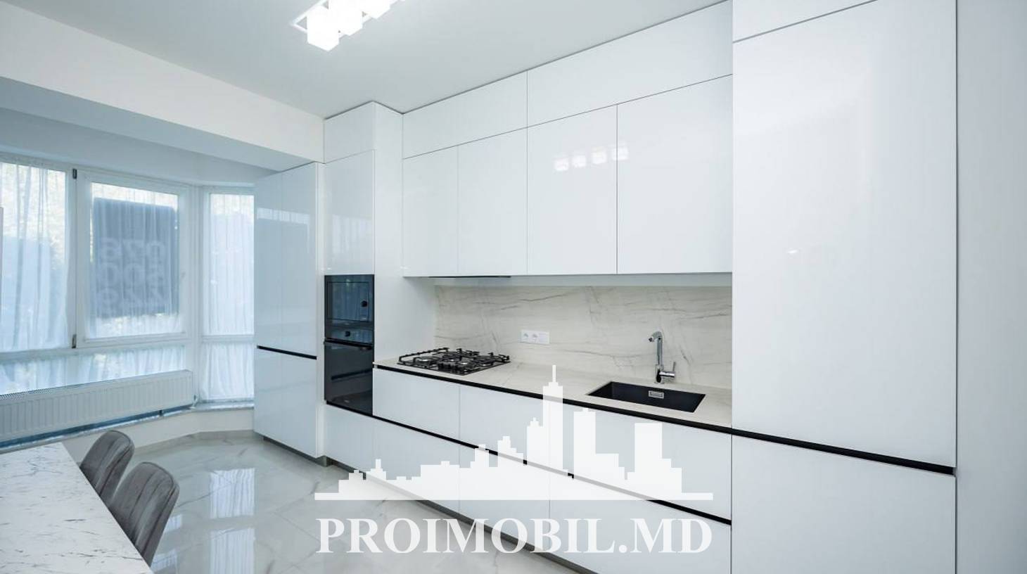 https://images.proimobil.md/atCiA-02ZefgRjmXYQOqRqJ5ilkJ6TBNt4vb5meszF0/watermark:0.75:so:0:30:0.39/resize:fill:1460:816:1/gravity:ce/bG9jYWw6Ly8vZXN0YXRlL2xyLzYyNGFhOGZiLTMyYTItNDk3ZC04YWVjLWQxNGFjMjE5YmZkZC5qcGVn