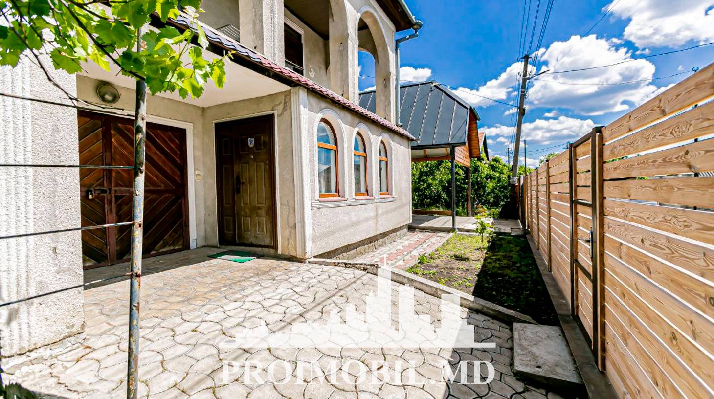 https://images.proimobil.md/atMFQcZbBXFUyZm3nBMchJ2yty6OSziVt2SQGWJ3e-c/watermark:0.75:so:0:30:0.39/resize:fill:1460:816:1/gravity:ce/bG9jYWw6Ly8vZXN0YXRlL2xyL2IyM2I3NDQyLTBkODctNGM2Yi1hMDEyLWYwZTlkNDZhODhlZC5qcGVn