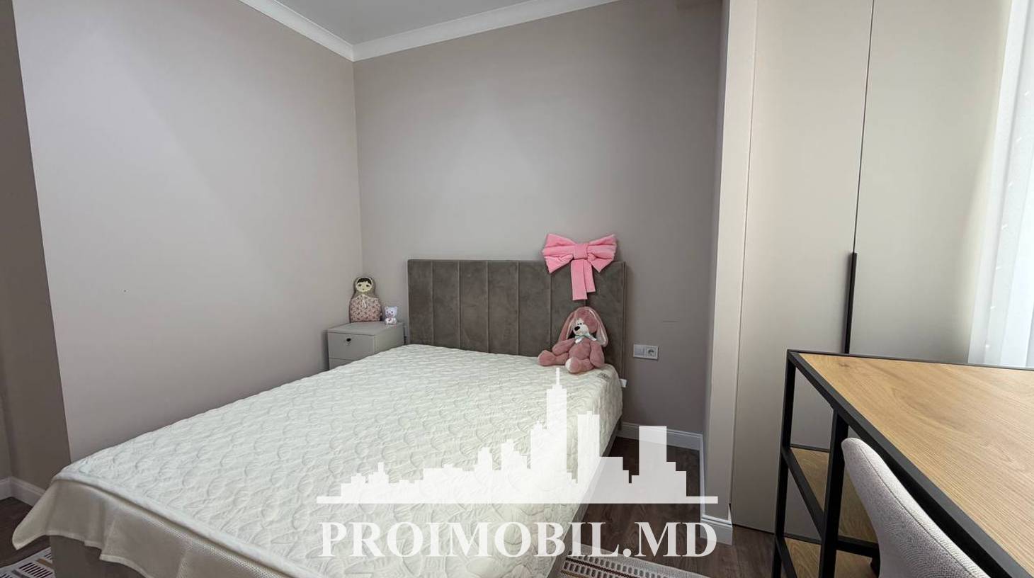 https://images.proimobil.md/avCity5xyxw2o7yWtu1J1OzPV-R8h5OIifLPlRUHiXU/watermark:0.75:so:0:30:0.39/resize:fill:1460:816:1/gravity:ce/bG9jYWw6Ly8vZXN0YXRlL2xyLzJhNGRmMTg4LTE2M2YtNDgwNC1iNzBkLWQzMzM0ZGU3NzIzOC5qcGVn
