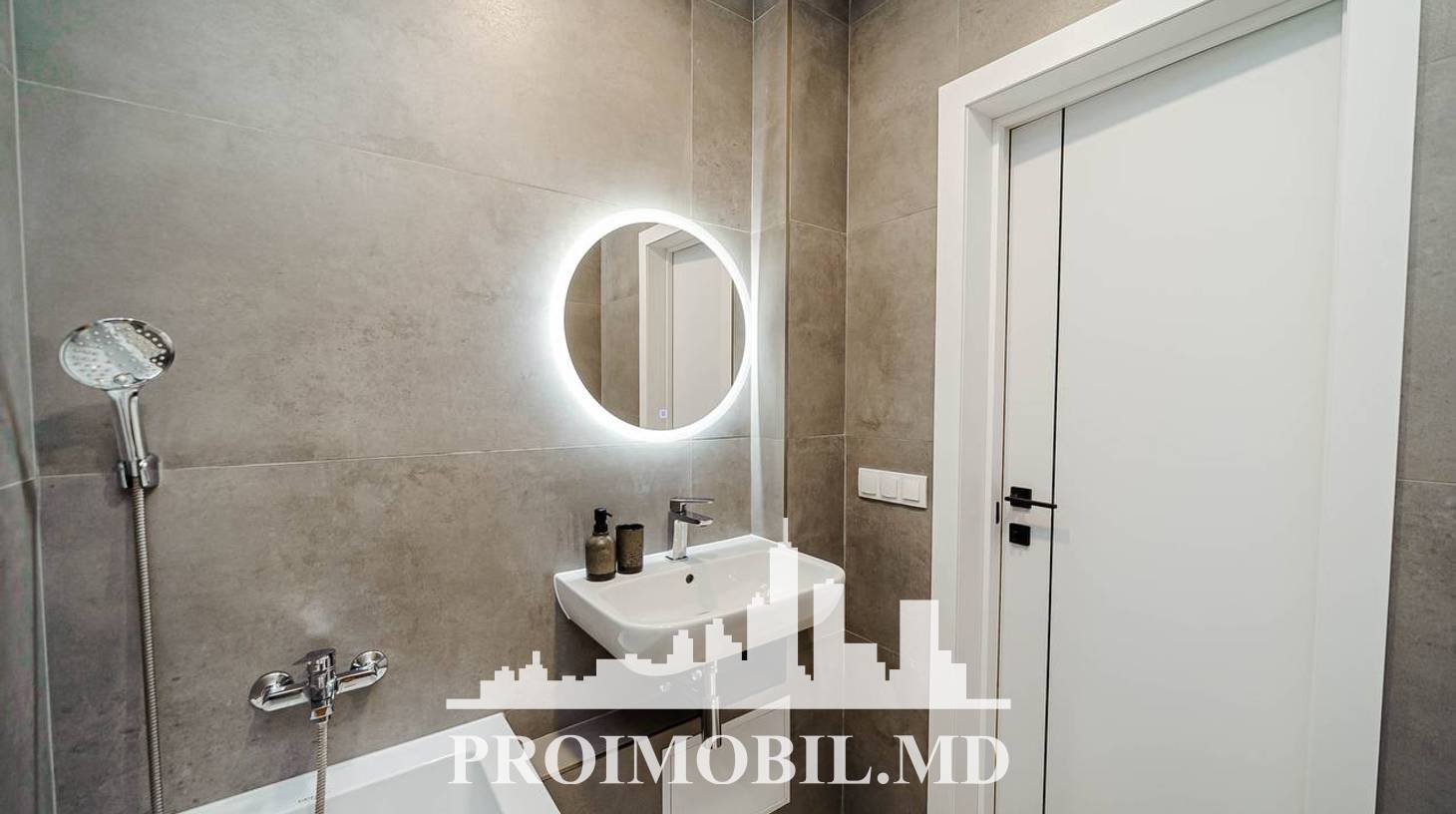 https://images.proimobil.md/avgVJbiEFth3DCXGULYsEGUUUfEKiWCyKLcqvNIEk1s/watermark:0.75:so:0:30:0.39/resize:fill:1460:816:1/gravity:ce/bG9jYWw6Ly8vZXN0YXRlL2xyLzNiNTM5YWM2LThkYjQtNDZiNi1iYTA4LTNiYWY3MWZkMWE4Mi5qcGVn
