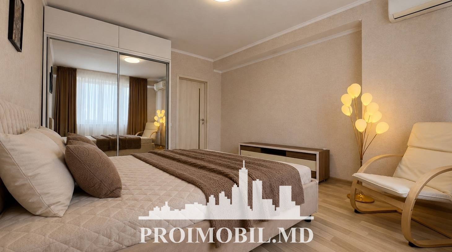 https://images.proimobil.md/aw0zKSRrWTw1NtdX7ClmBpVIbWETNtmJ70KLXw0V2fA/watermark:0.75:so:0:30:0.39/resize:fill:1460:816:1/gravity:ce/bG9jYWw6Ly8vZXN0YXRlL2xyL2VlN2NiOTA0LWU0MGYtNGEzNi1iNjQ2LWNhMWVmNGI2MTY2Ny5qcGVn