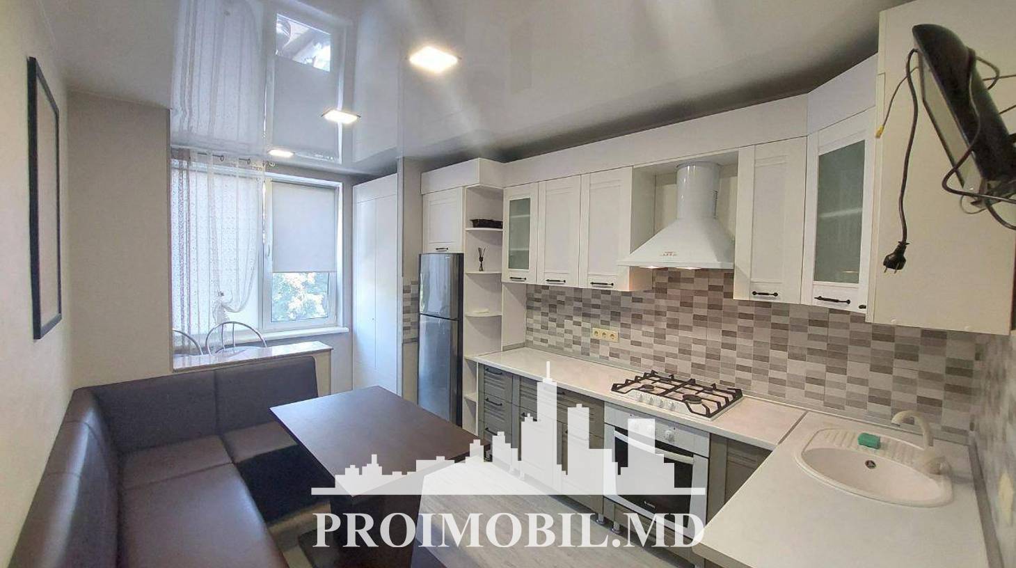 https://images.proimobil.md/awjVkH0Gxs2BvvH6XCoZHJCSmHXHcyrMc66a7helda0/watermark:0.75:so:0:30:0.39/resize:fill:1460:816:1/gravity:ce/bG9jYWw6Ly8vZXN0YXRlL2xyLzA1OTg5NmM5LTI0MDktNDM3NC1hMTFmLWEyYmYxMWQ2MTY0Yy5qcGVn