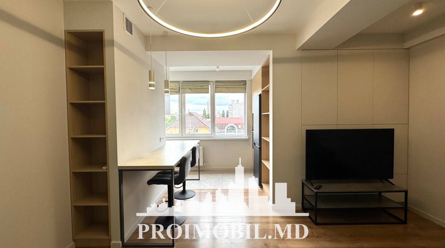 https://images.proimobil.md/axKmaLNIMfs7u1Sf926MVe_tLIaVK43zFH38kxhySqQ/watermark:0.75:so:0:30:0.39/resize:fill:1460:816:1/gravity:ce/bG9jYWw6Ly8vZXN0YXRlL2xyL2ZiMzU3MDJjLWQ4MTgtNGIyMi1hZTVhLTZmMjUwNTA1M2JjNi5qcGVn