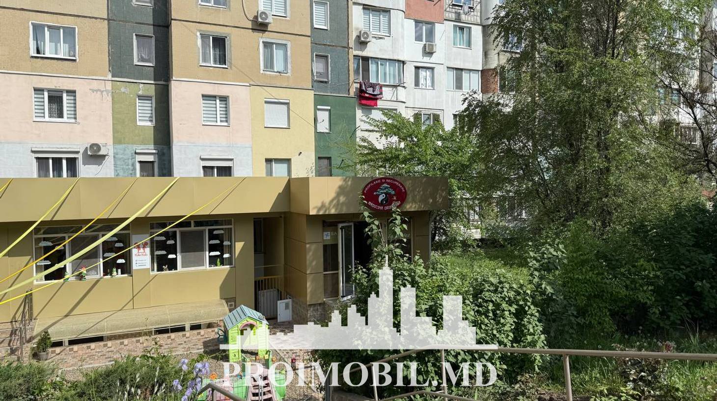 https://images.proimobil.md/ayCCDwptH1l0hXmo_p3O5RLQtInztWEYJpQUzj0iIUY/watermark:0.75:so:0:30:0.39/resize:fill:1460:816:1/gravity:ce/bG9jYWw6Ly8vZXN0YXRlL2xyL2YzNzViODg3LTM4MmItNDU1Ny1iMjNkLTNkYjE3MzM2ZDFlNi5qcGVn